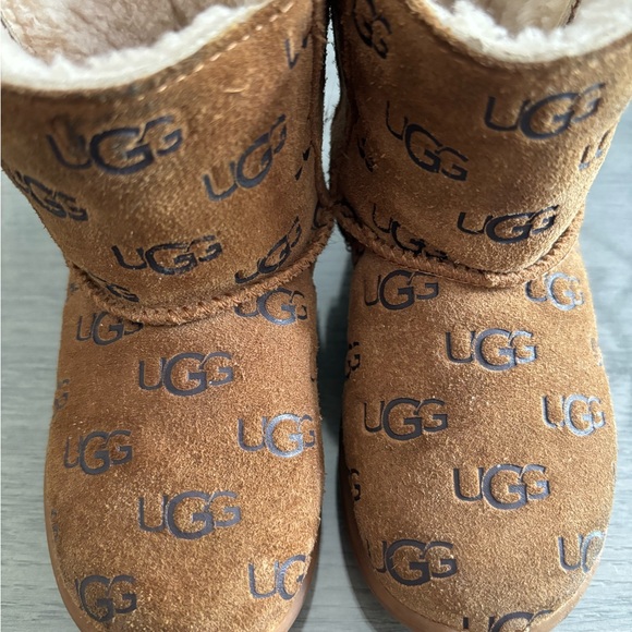 Toddler UGG Keelan Embossed boots - Picture 5 of 9